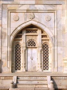 This photo of the entrance to the tombs of prominent Bahawalpur (province in Pakistan) Nawabs (Muslim nobles) located near Derawar Fort in Pakistan's Cholistan Desert was taken by Atif Gulzar of Lahore, Pakistan.